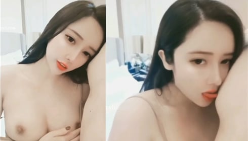 用大肉棒叫醒还在睡觉的女友 这是最好的方式