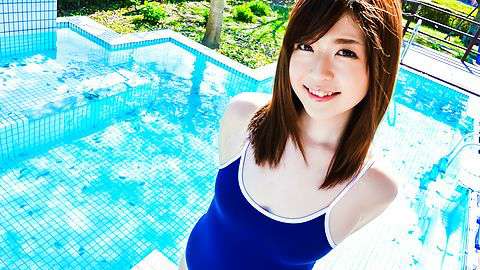 新作 [HD 6.51G] NTRH017 奥さんをヤリチン男に寝取られたボクはどうせなら目の前で寝取ってくれとお願いして愛する妻がデカマラ中出しされる姿を見ながらシコりました。 五芭