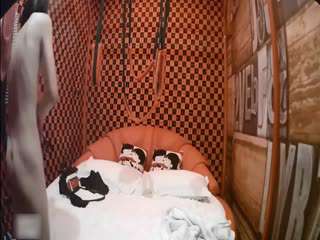 554 9:16HD双飞小可爱好姐妹就要一起玩，两漂亮青春美眉吃鸡啪啪 小娇乳 无毛鲍鱼，妹子上位全自动，身材一级棒的小可爱 1