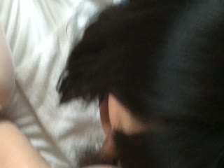 真实自拍实录 妹妹用小手帮我撸管，手法太骚爽到射爆！