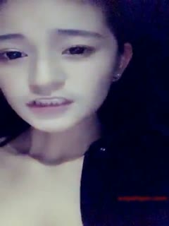 越反抗我越興奮，不讓進直接強行插入。