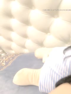 美女僕吸吮肉棒吃得好像很好吃的樣子 美野