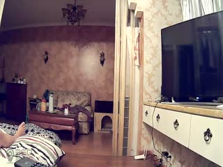 两个饥渴骚女人 在大屌上骑乘榨精 不满足的再爆菊肛交