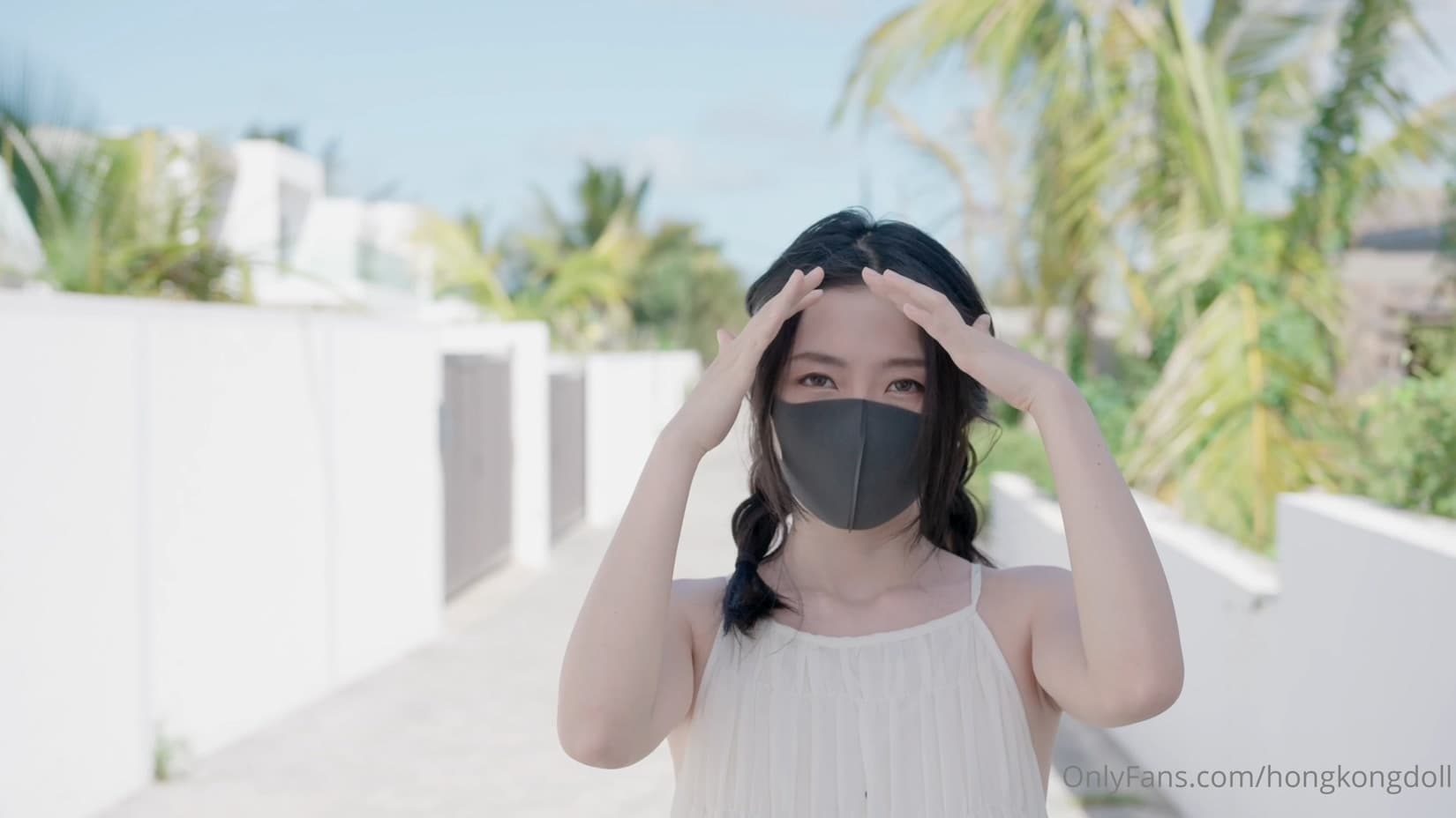 小狗最爱的肉棒整根吞入深喉