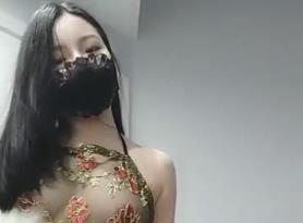 【重磅推荐】国产高颜值年轻女百合 手指高速抽插水声清晰 扭臀磨豆腐一起高潮