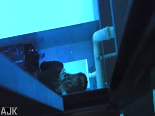 萝莉高中生穿着情趣白丝全裸秀足 翘臀撅着真想给她后入爽爽