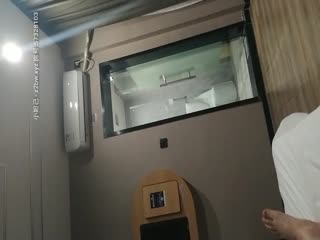 小女僕一邊做家務一遍被人從後面狠狠插入懒懒猪