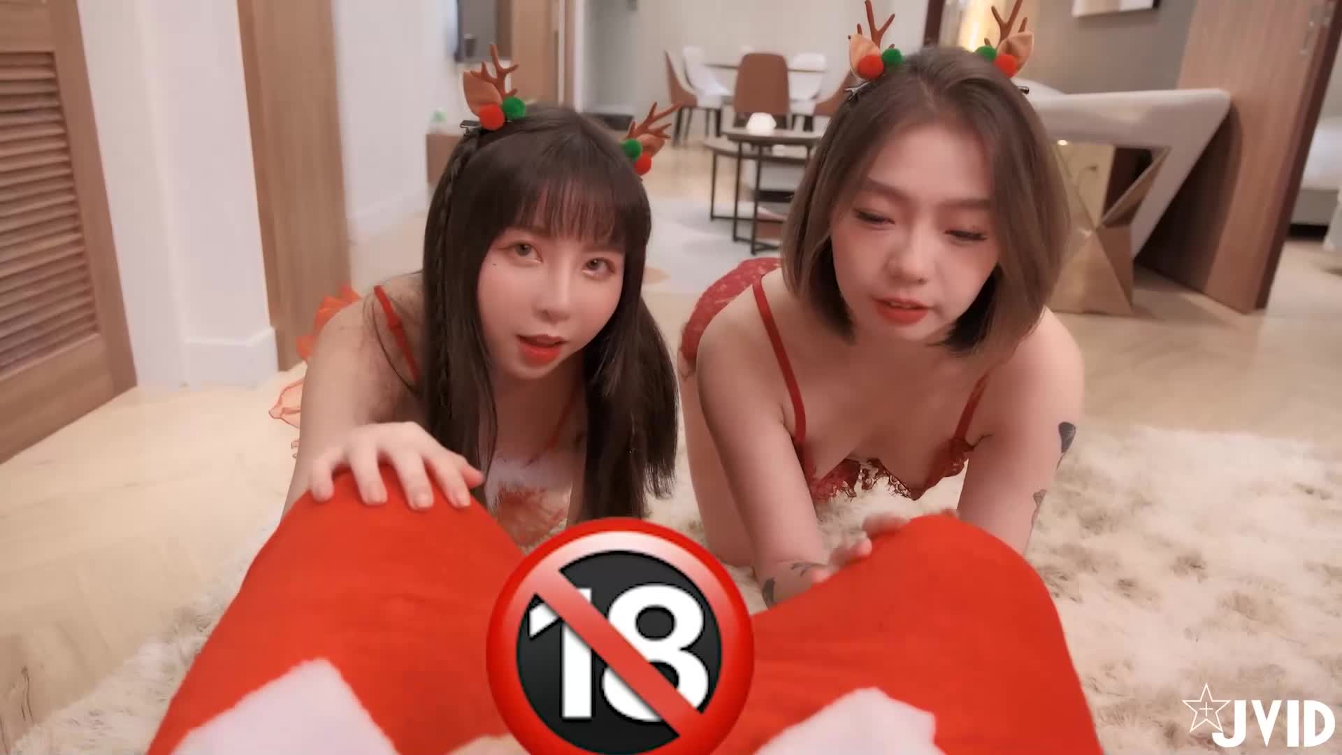 双穴同入振动棒和鸡巴同时进行肛交舒爽