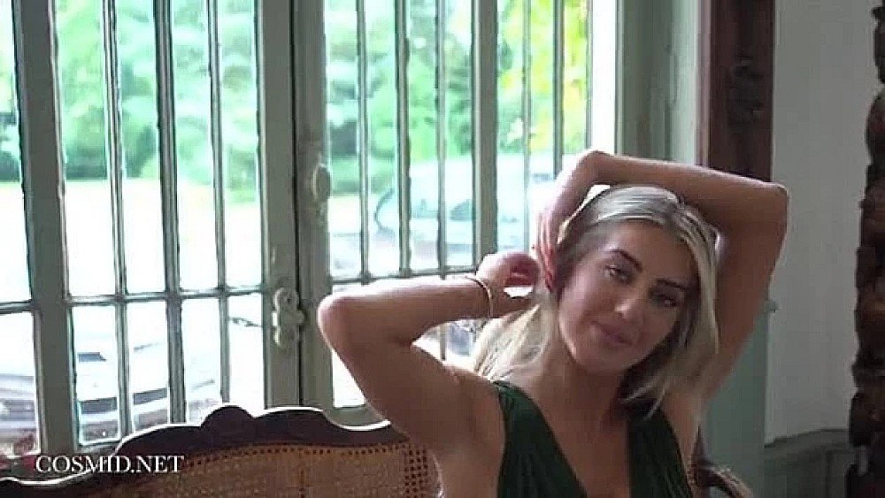 [亞洲無碼] 反差少女【挣钱还网贷】白嫩甜美女神、纯欲系少女穿黑丝、小屄多汁可撸可射[116 MP4 11600MB]