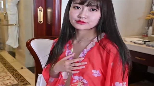 麻豆女神献身每一寸肉体都属于你，骚穴任你尽情享用！