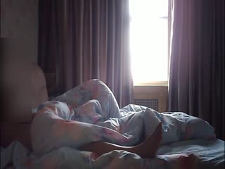 【77】 丝足美乳高颜值外围女酒店援交金主翘臀大奶微露脸