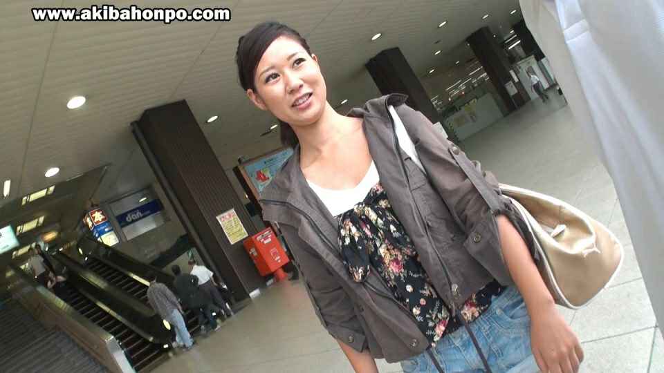 情趣酒店鐳射光影房360攝像頭偷拍中午午休約房東的女兒開房滾床單各種姿勢雞巴草她嘴巴