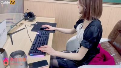 52岁痴女绫濑麻衣子浴火难耐！出道34周年重返素人解禁作SDMUA087