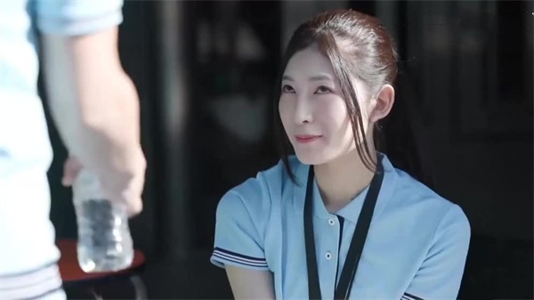 【女子保健】男技师偷拍骚女按摩操逼，精油推背，揉奶扣穴，搞得骚逼很想要