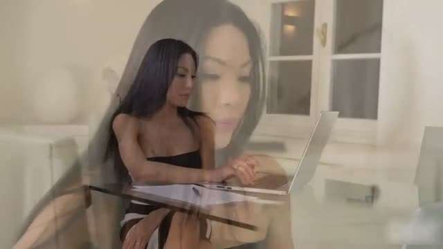 初体验全曝光！性发育3特制版，纯白绫奈与纯白彩永的禁忌探索 MIDA272