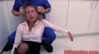 极品AV女优 杜冰若 剧情新作 化身出差寂寞人妻 相约老同学酒店偷情打炮 正被猛干到高潮却巧遇老公突然查岗 婚内出轨刺激爆表！ A片