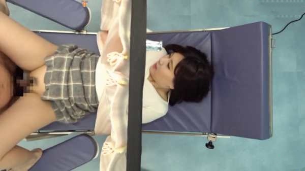 清晨偷窥邻居人妻真空倒垃圾，乳头激凸欲求不满！夏目凛花 1pondo_051824_001