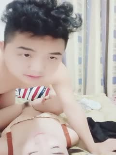 NEOS016 跟踪 一个不遵守不跟随陌生人规则的可爱女孩，被偷窥者跟踪，从窗户的缝隙渗透，在火车上被电击后，在睡梦中被带走并强奸。