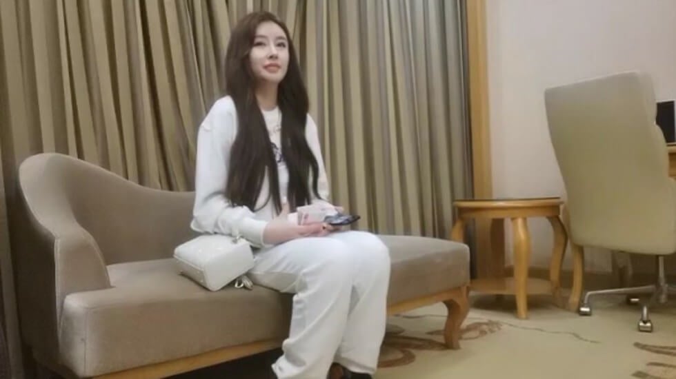 真实良家御姐的激情啪啪 风骚大奶全记录