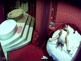 「嘿，你只擅長乳交，所以讓我們用乳交來打飛機吧。」一個身材瘦削、胸部豐滿、喜歡被支配、有受虐傾向的女人，讓我這個平時溫柔的人變成了一個惡魔般的虐待狂。真由四乃 篠真有