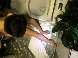 原創 [MP4 3.65G]HNTRZ012【破壊版】皆月ひかる 白石もも 久和原せいら 虹村ゆみ 時代はルッキズムより勃起ズム！イケメン貧弱ペニスより何度でも射精OKギンギン絶倫棒を囲んで挟んでヤりたい放題！SEX狂い女子 生ハーレム