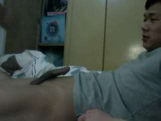 淫骚反差母狗背着男朋友公厕享受吃鸡快感