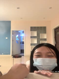 极品小少妇露脸穿上性感的黑丝高跟让大哥玩逼，撅着屁股给大哥舔乳头吃鸡巴，激情上位各种抽插表情好骚刺激