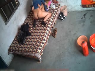 貧乳妹子Miku塗泡泡跳繩