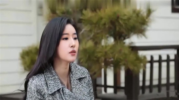 SIRO4333第一枪初体验小便淑女的傻逼从外表上看是优雅十足的可爱咖啡店店员如果你拜访一位只与大人的小便调情的年轻女士..网络上的AV应用程序AV体验拍摄1397