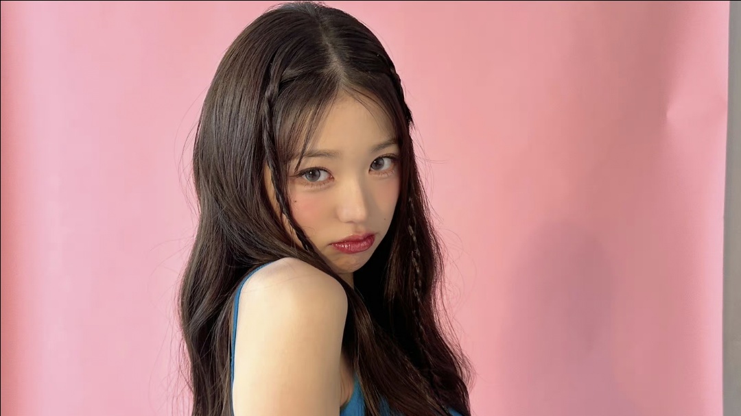 飢渴韓妞爬進男友被窩吃棒棒 ajpkkkk