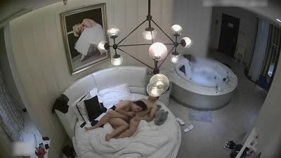 白皙巨乳淫荡母狗，呻吟互动玩奶扣逼假屌自慰高潮不断