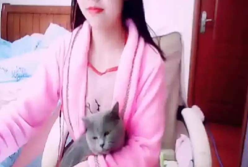 前台小姐姐吃雞的技術已經爐火純青 沒有重複請管理給過