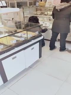 震惊！陌生人让我在出租车里射精 在公共场所开车时用手指抚摸我的阴部。