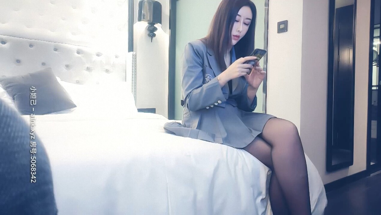 JulesJordan.com Keisha Gray 在深度肛交中释放她的曲线